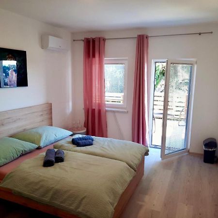 Rooms Optim Птуй Екстер'єр фото