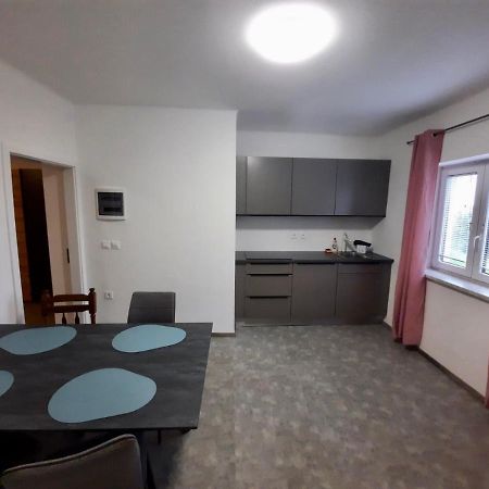 Rooms Optim Птуй Екстер'єр фото