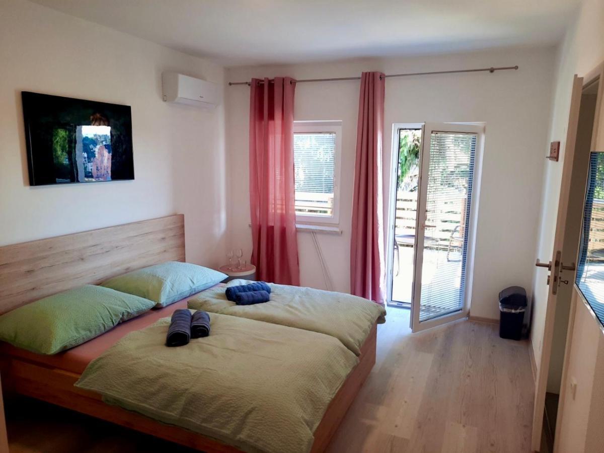 Rooms Optim Птуй Екстер'єр фото