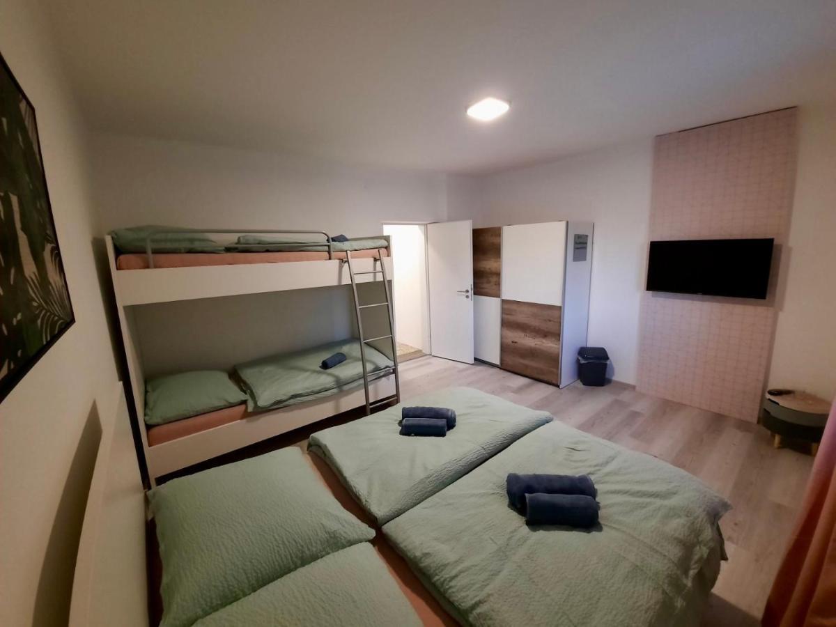 Rooms Optim Птуй Екстер'єр фото