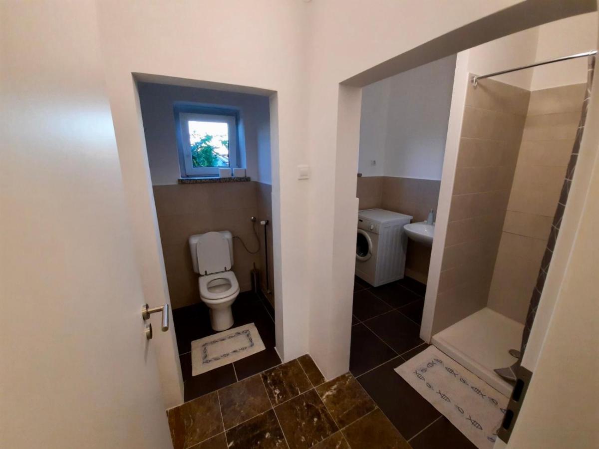 Rooms Optim Птуй Екстер'єр фото