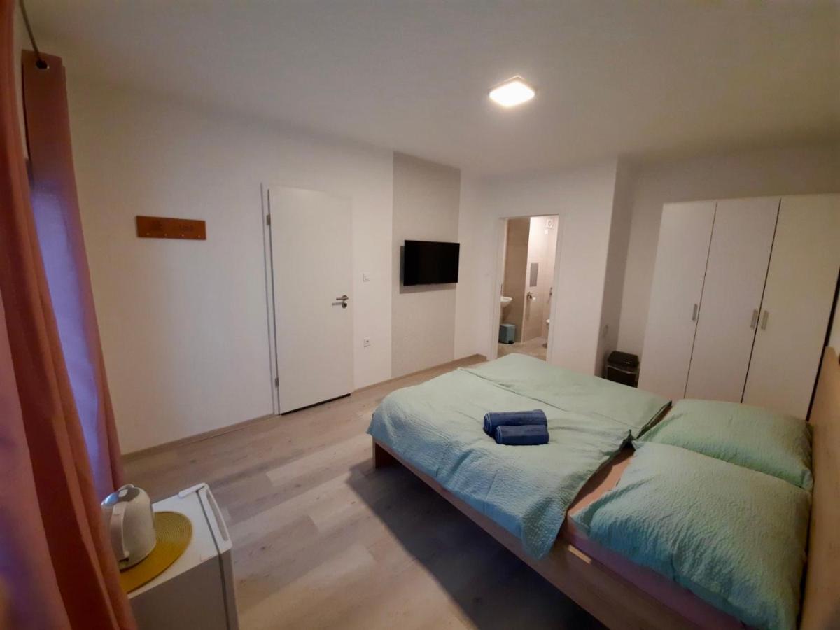 Rooms Optim Птуй Екстер'єр фото