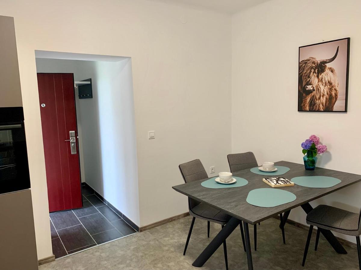 Rooms Optim Птуй Екстер'єр фото