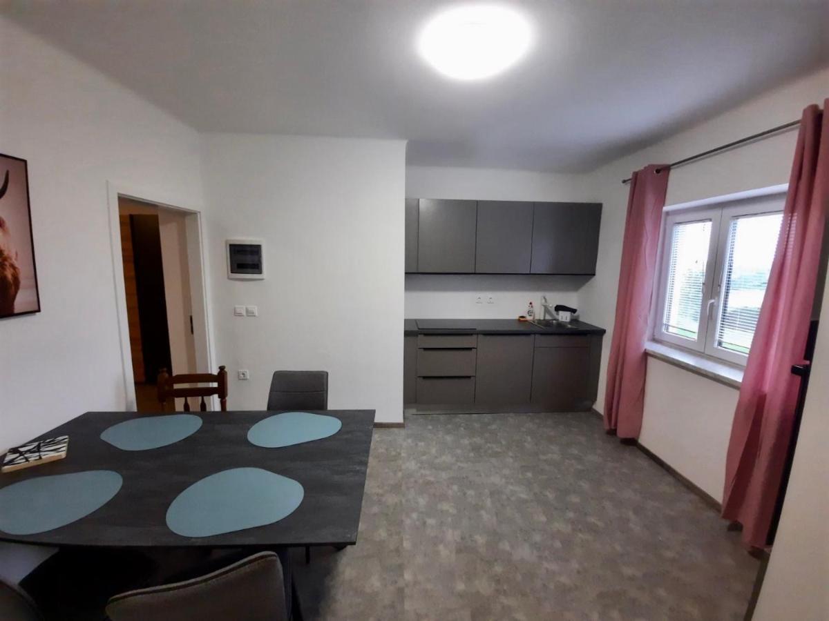 Rooms Optim Птуй Екстер'єр фото