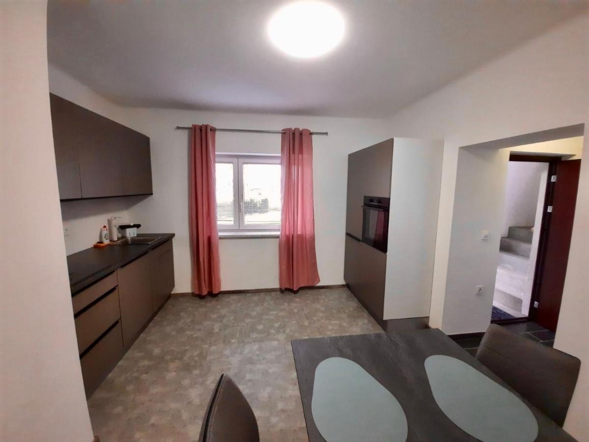 Rooms Optim Птуй Екстер'єр фото