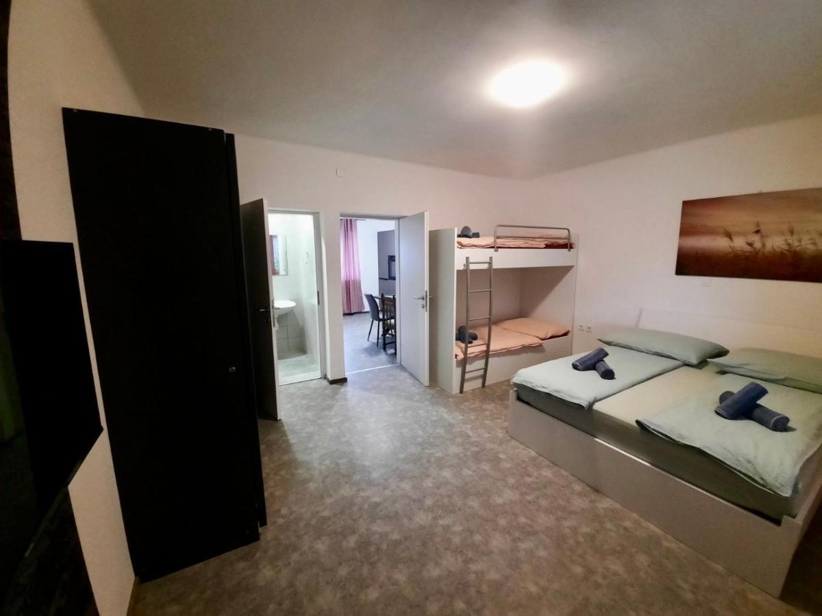 Rooms Optim Птуй Екстер'єр фото